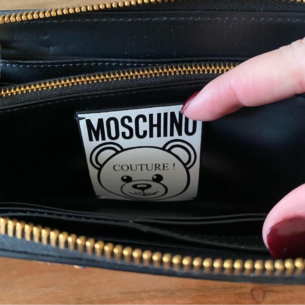 New Moschino Bear Logo Embroidered Leather Wristlet Continental Wallet - Picture 9 of 10